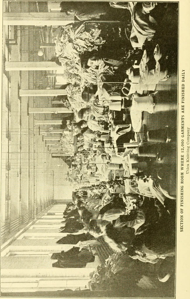An illustration from Cyclopedia of textile work : a general reference library on cotton, woollen and worsted yarn manufacture, weaving, designing, chemistry and dyeing, finishing, knitting, and allied subjects, 1907, leaf 326