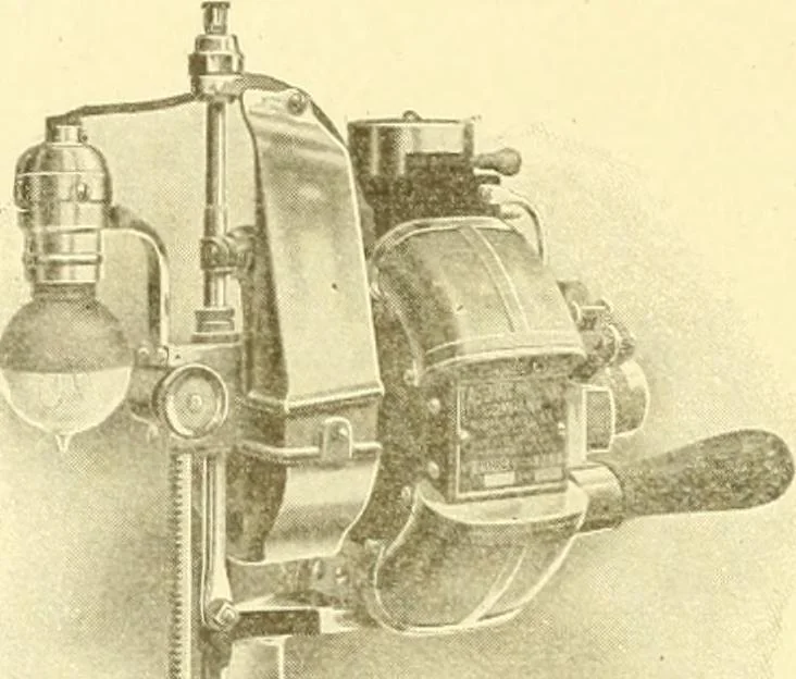 An illustration from Cyclopedia of textile work : a general reference library on cotton, woollen and worsted yarn manufacture, weaving, designing, chemistry and dyeing, finishing, knitting, and allied subjects, 1907, leaf 338