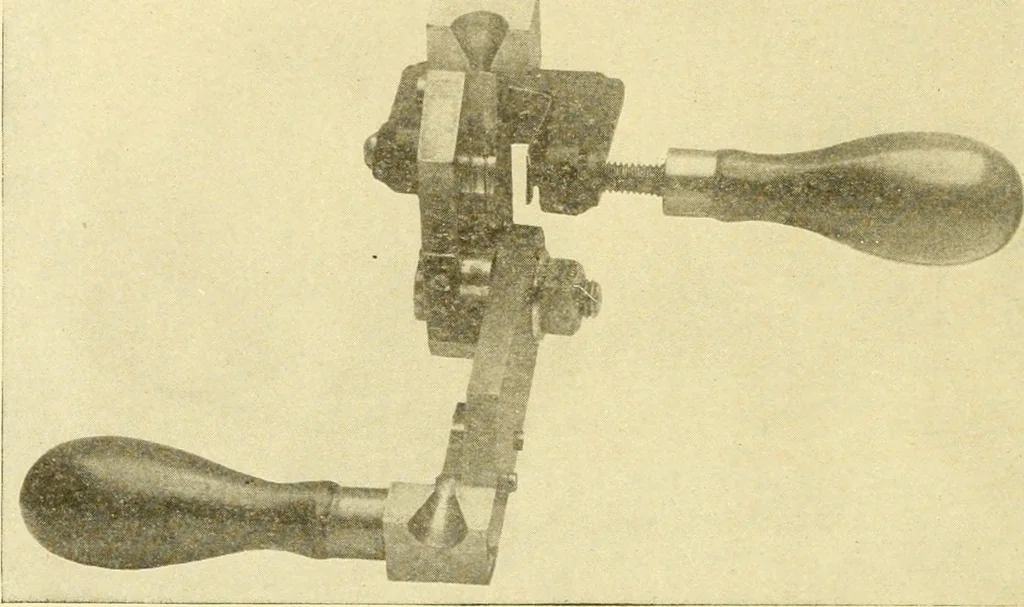 An illustration from Cyclopedia of textile work : a general reference library on cotton, woollen and worsted yarn manufacture, weaving, designing, chemistry and dyeing, finishing, knitting, and allied subjects, 1907, leaf 48