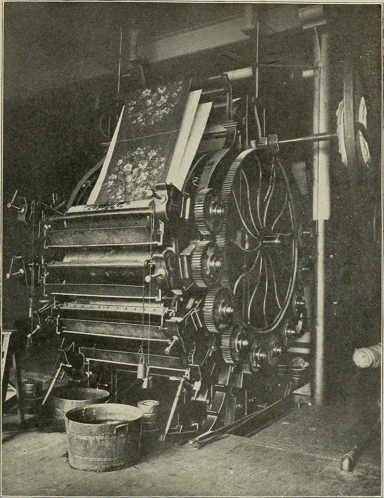 An illustration from Cyclopedia of textile work : a general reference library on cotton, woolen and worsted yarn manufacture, weaving, designing, chemistry and dyeing, finishing, knitting, and allied subjects, 1911, leaf 161