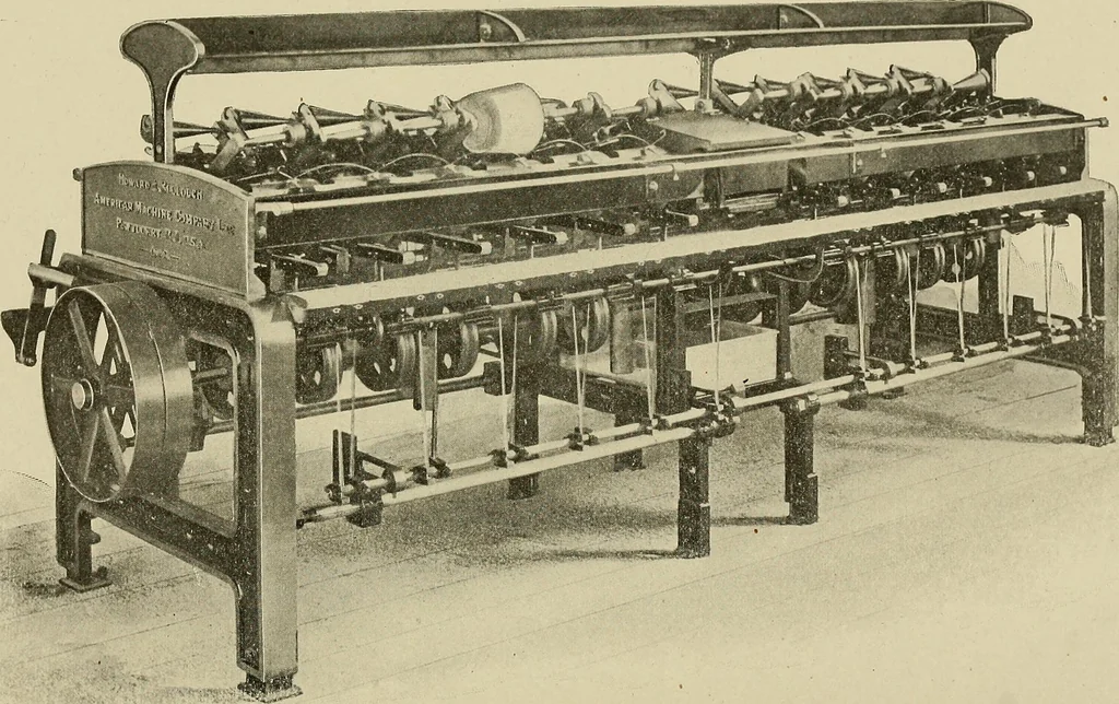 An illustration from Cyclopedia of textile work : a general reference library on cotton, woolen and worsted yarn manufacture, weaving, designing, chemistry and dyeing, finishing, knitting, and allied subjects, 1911, leaf 282