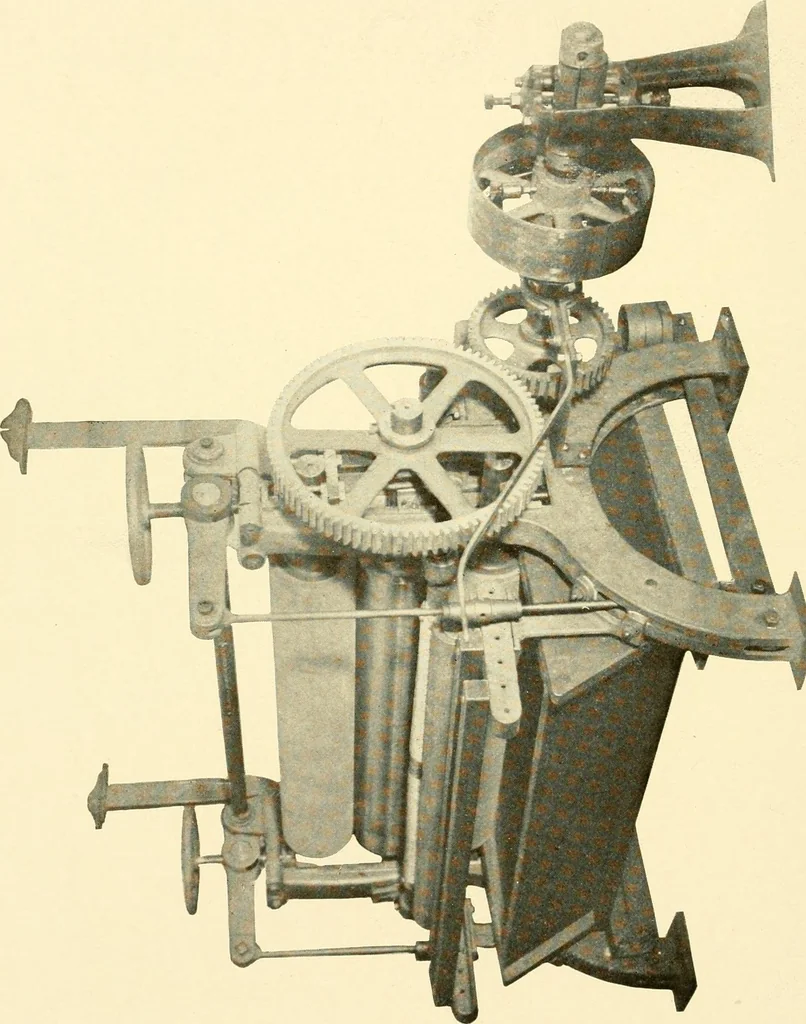 An illustration from Cyclopedia of textile work : a general reference library on cotton, woollen and worsted yarn manufacture, weaving, designing, chemistry and dyeing, finishing, knitting, and allied subjects, 1907, leaf 126