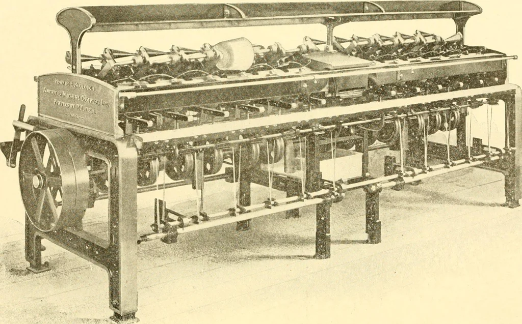 An illustration from Cyclopedia of textile work : a general reference library on cotton, woollen and worsted yarn manufacture, weaving, designing, chemistry and dyeing, finishing, knitting, and allied subjects, 1907, leaf 284