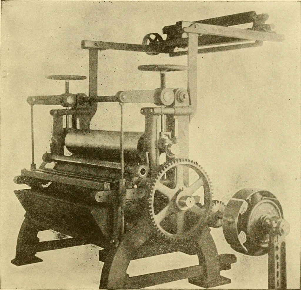 An illustration from Cyclopedia of textile work : a general reference library on cotton, woollen and worsted yarn manufacture, weaving, designing, chemistry and dyeing, finishing, knitting, and allied subjects, 1907, leaf 274