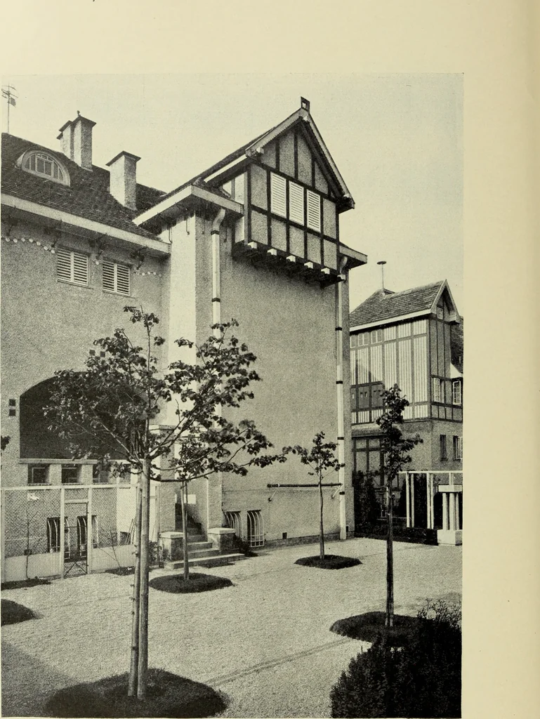An illustration from Das moderne Landhaus : ein Beitrag zur neuen Baukunst, 1905, leaf 55