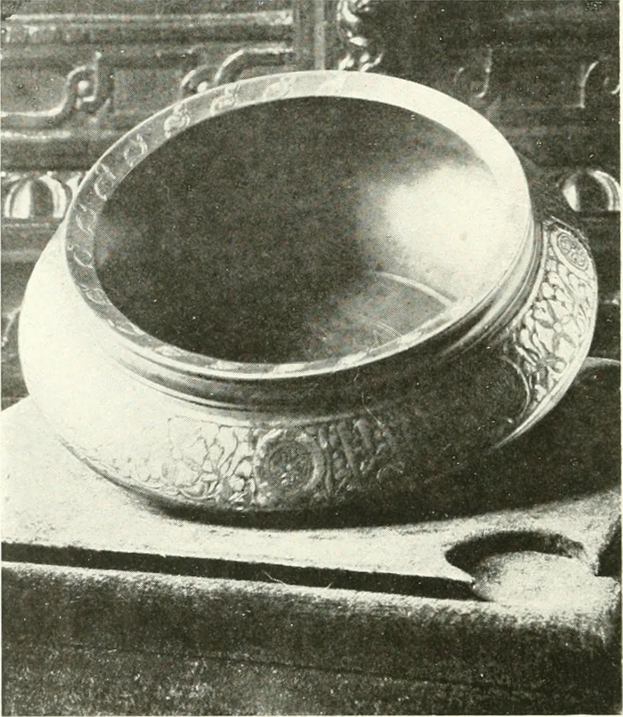 An illustration from Décor du métal : le cuivre et le bronze, 1917, leaf 66