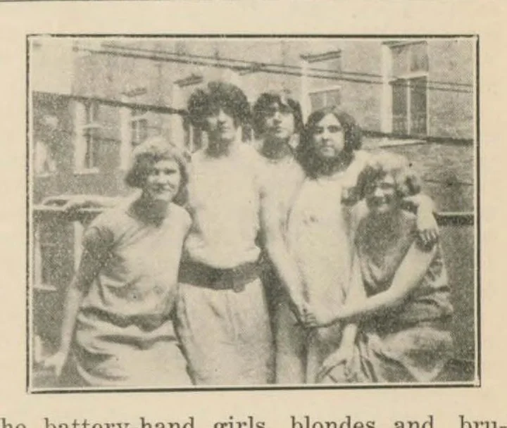 An illustration from December 1927, 1927, leaf 4