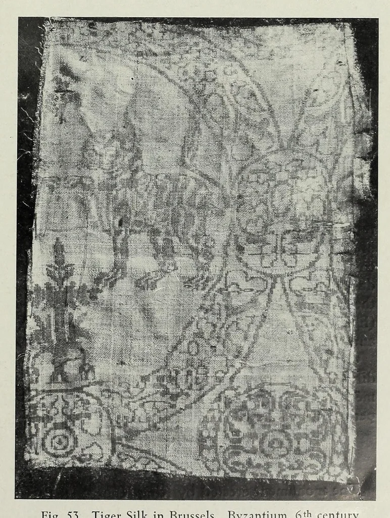 An illustration from Decorative silks, 1922, leaf 31