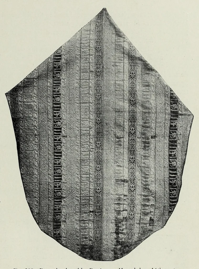 An illustration from Decorative silks, 1922, leaf 63