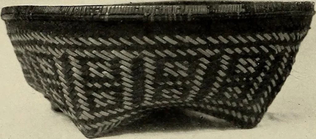 An illustration from De inlandsche kunstnijverheid in Nederlandsch Indië, 1912, leaf 169