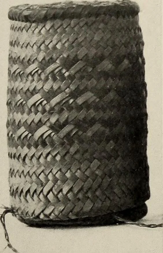 An illustration from De inlandsche kunstnijverheid in Nederlandsch Indië, 1912, leaf 178