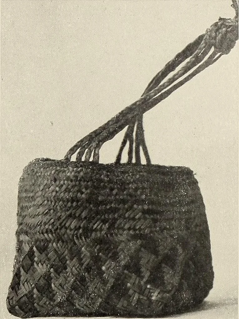An illustration from De inlandsche kunstnijverheid in Nederlandsch Indië, 1912, leaf 196
