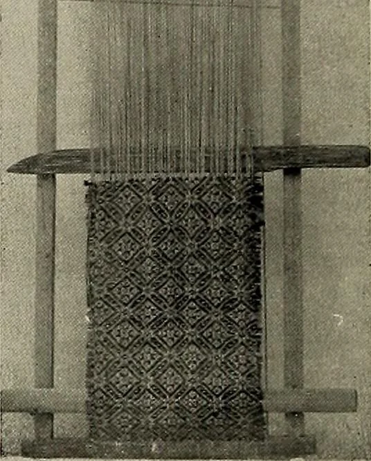 An illustration from De inlandsche kunstnijverheid in Nederlandsch Indië, 1912, leaf 211