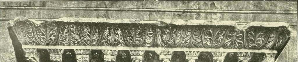 An illustration from Dekorative skvlptvr: figvr, ornament, architektvrplastik avs den havptepochen der kvnst, 1910, leaf 105