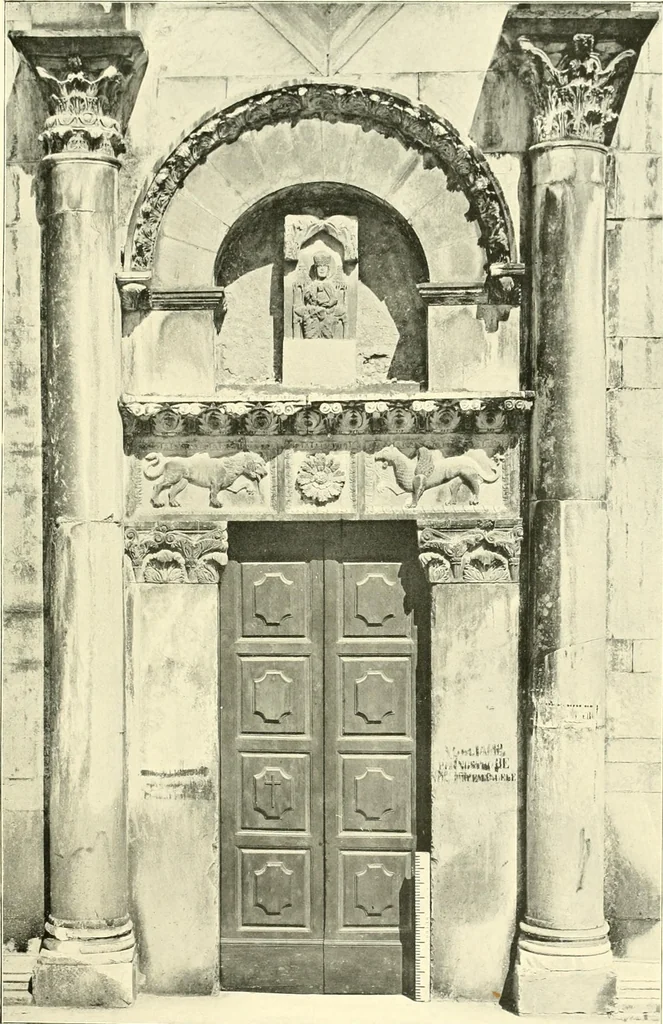 An illustration from Dekorative skvlptvr: figvr, ornament, architektvrplastik avs den havptepochen der kvnst, 1910, leaf 118