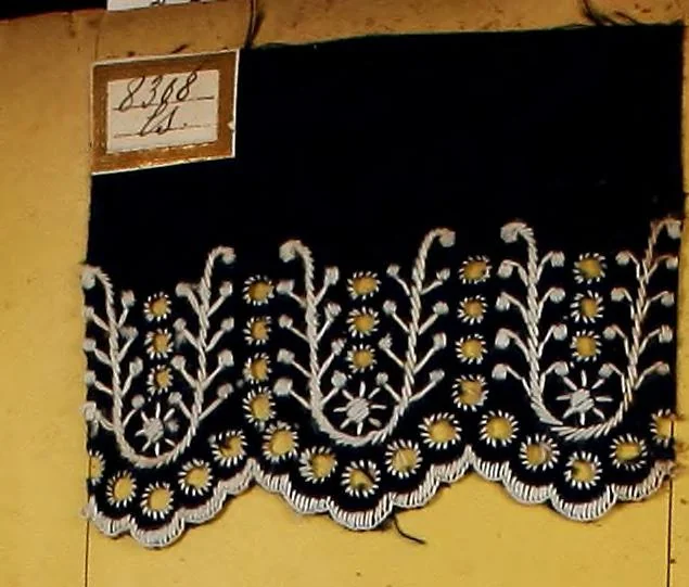 An illustration from Sample book of French embroidery, 1850?, 1850, leaf 66