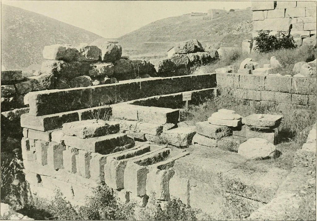 An illustration from Delphi, 1920, leaf 90