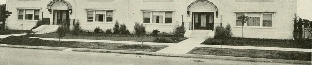 An illustration from De luxe flats : a book on flats and duplex homes ; showing the latest advance designs of this particular type of architecture, published to meet the requirements of all those who desire to study the flat or duplex home in its latest development., 1920, leaf 19