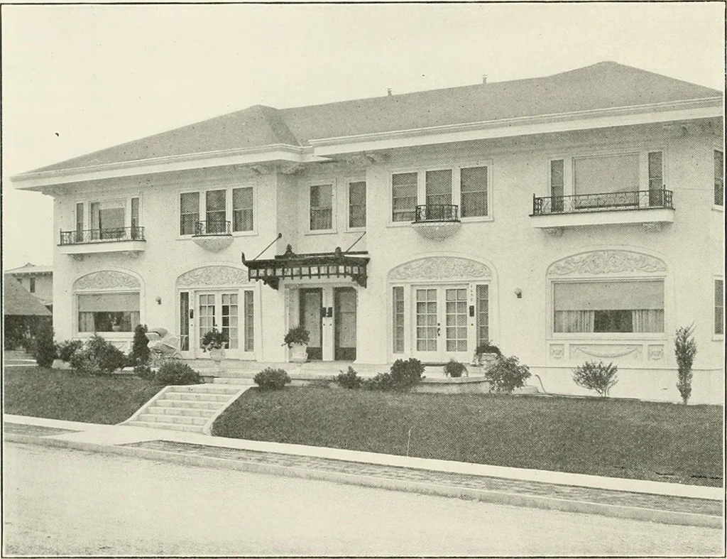 An illustration from De luxe flats : a book on flats and duplex homes ; showing the latest advance designs of this particular type of architecture, published to meet the requirements of all those who desire to study the flat or duplex home in its latest development., 1920, leaf 29