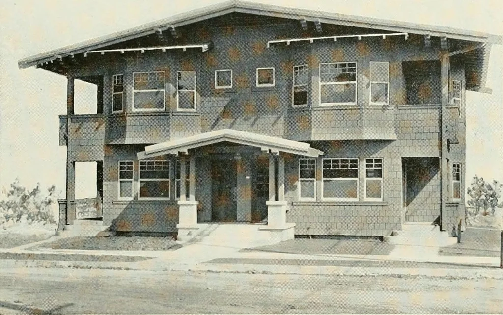 An illustration from De luxe flats : a book on flats and duplex homes ; showing the latest advance designs of this particular type of architecture, published to meet the requirements of all those who desire to study the flat or duplex home in its latest development., 1920, leaf 34