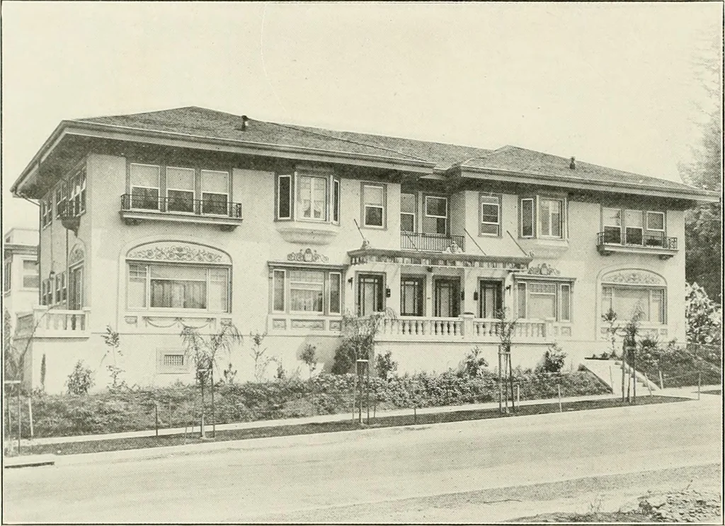 An illustration from De luxe flats : a book on flats and duplex homes ; showing the latest advance designs of this particular type of architecture, published to meet the requirements of all those who desire to study the flat or duplex home in its latest development., 1920, leaf 41