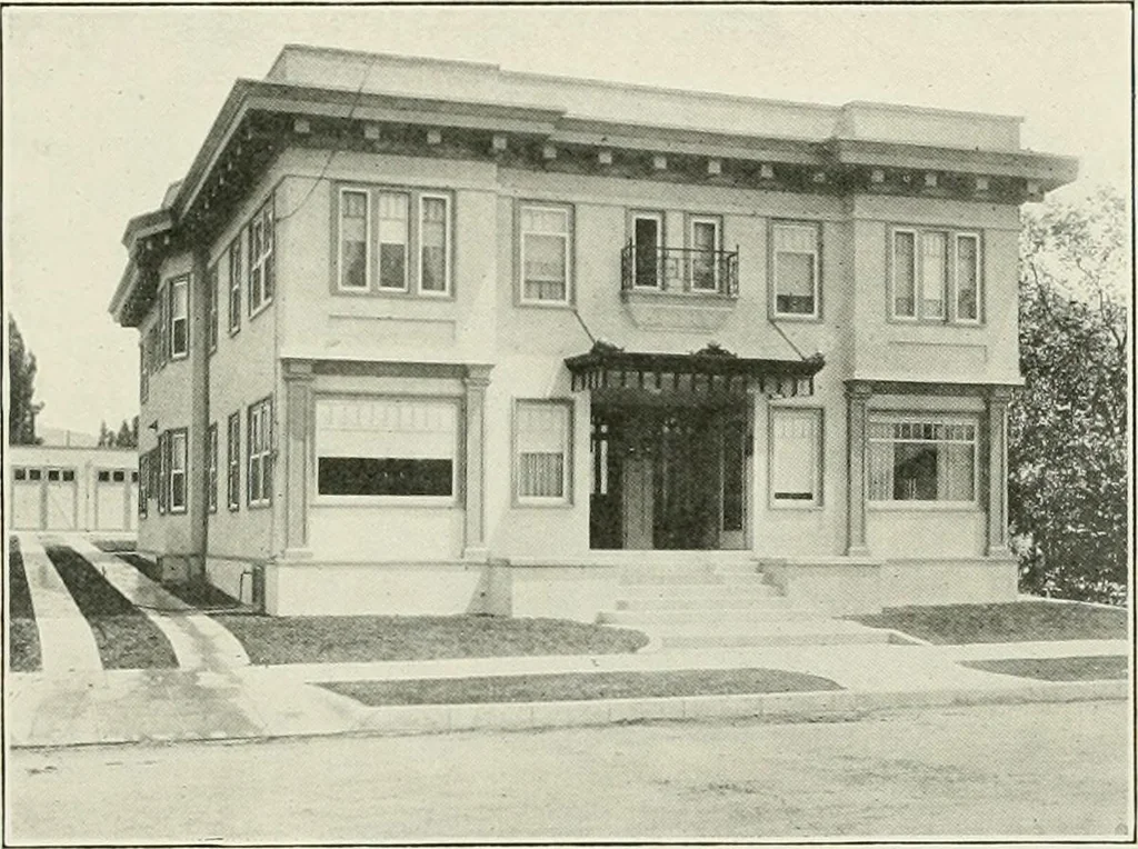 An illustration from De luxe flats : a book on flats and duplex homes ; showing the latest advance designs of this particular type of architecture, published to meet the requirements of all those who desire to study the flat or duplex home in its latest development., 1920, leaf 44