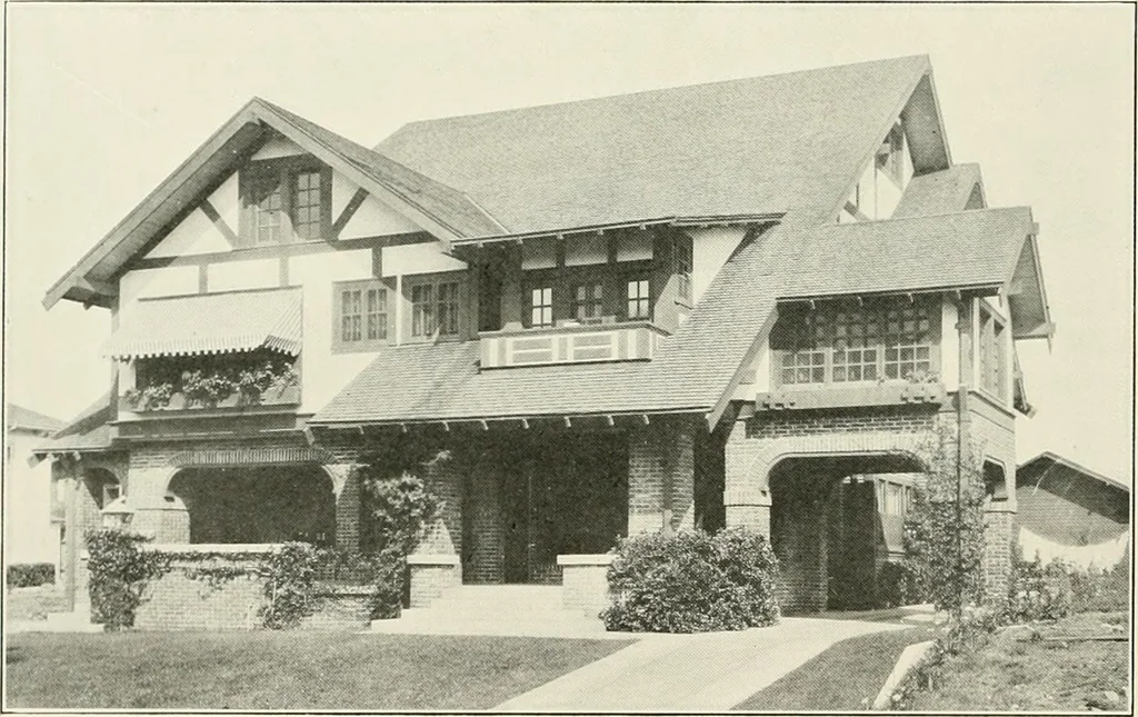 An illustration from De luxe flats : a book on flats and duplex homes ; showing the latest advance designs of this particular type of architecture, published to meet the requirements of all those who desire to study the flat or duplex home in its latest development., 1920, leaf 45