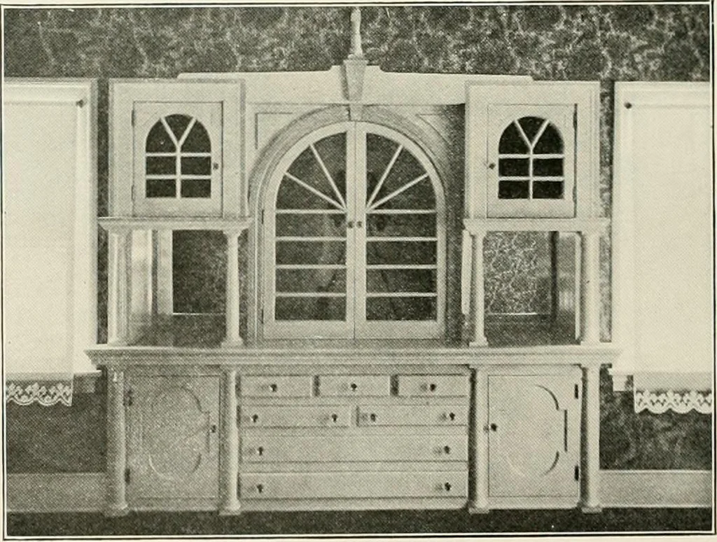 An illustration from De luxe flats : a book on flats and duplex homes ; showing the latest advance designs of this particular type of architecture, published to meet the requirements of all those who desire to study the flat or duplex home in its latest development., 1920, leaf 55