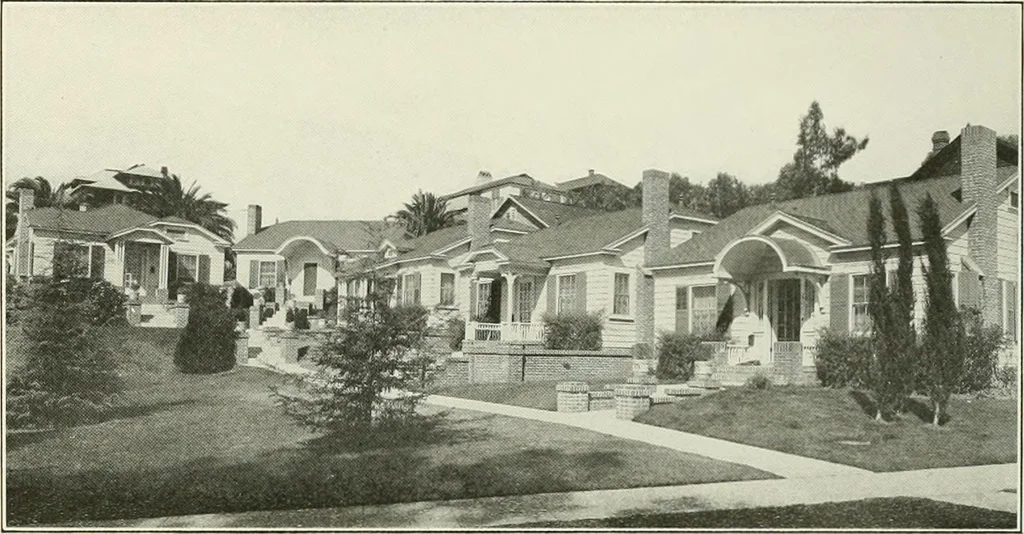 An illustration from De luxe flats : a book on flats and duplex homes ; showing the latest advance designs of this particular type of architecture, published to meet the requirements of all those who desire to study the flat or duplex home in its latest development., 1920, leaf 62