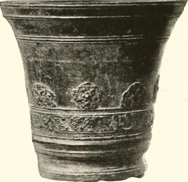 An illustration from De luxe illustrated catalogue of the treasures and antiquities illustrating the golden age of Italian art, belonging to the famous expert and antiquarian, Signor Stefano Bardini, of Florence, Italy;, 1918, leaf 47