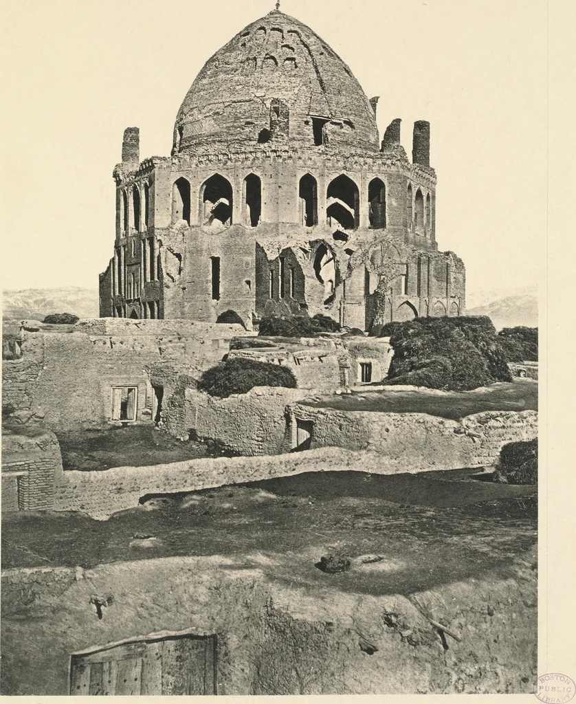 An illustration from Denkmäler persischer Baukunst : geschichtliche Untersuchung und Aufnahme muhammedanischer Backsteinbauten in Vorderasien und Persien, 1901, leaf 6