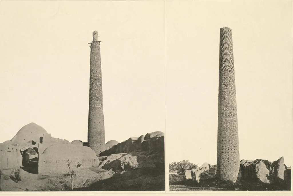 An illustration from Denkmäler persischer Baukunst : geschichtliche Untersuchung und Aufnahme muhammedanischer Backsteinbauten in Vorderasien und Persien, 1901, leaf 62