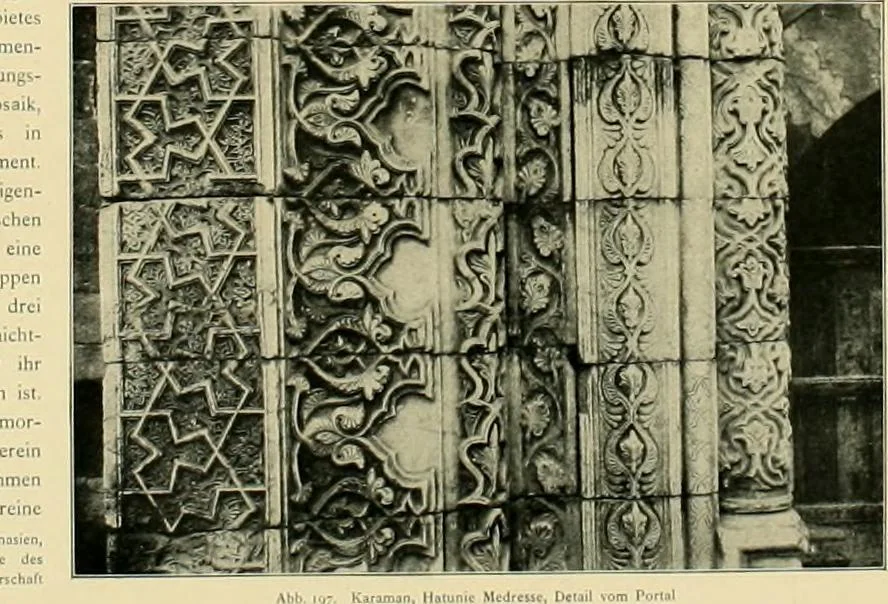 An illustration from Denkmäler persischer Baukunst : geschichtliche Untersuchung und Aufnahme muhammedanischer Backsteinbauten in Vorderasien und Persien, 1901, leaf 152
