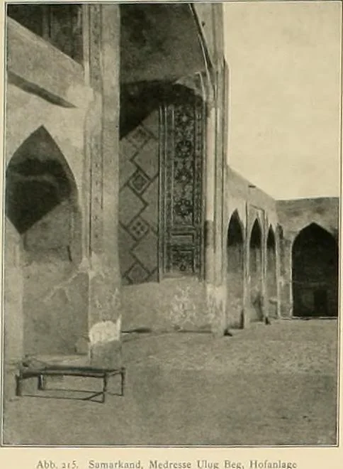 An illustration from Denkmäler persischer Baukunst : geschichtliche Untersuchung und Aufnahme muhammedanischer Backsteinbauten in Vorderasien und Persien, 1901, leaf 167
