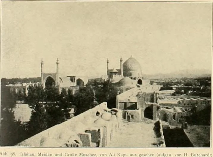 An illustration from Denkmäler persischer Baukunst : geschichtliche Untersuchung und Aufnahme muhammedanischer Backsteinbauten in Vorderasien und Persien, 1901, leaf 92