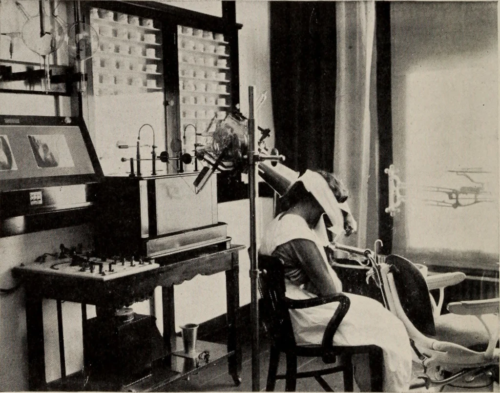 An illustration from Dental and oral radiography : a text book for students and practitioners of dentistry, 1916, leaf 109