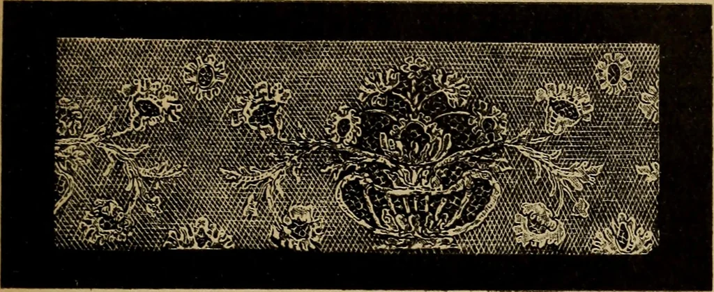 An illustration from Dentelles et guipures : anciennes et modernes, imitations ou copies. Varieté des genres et des points. 52 portraits documentaires, 249 échantillons de dentelles, collerettes, fraises, manchettes, rabats, etc., 1904, leaf 321