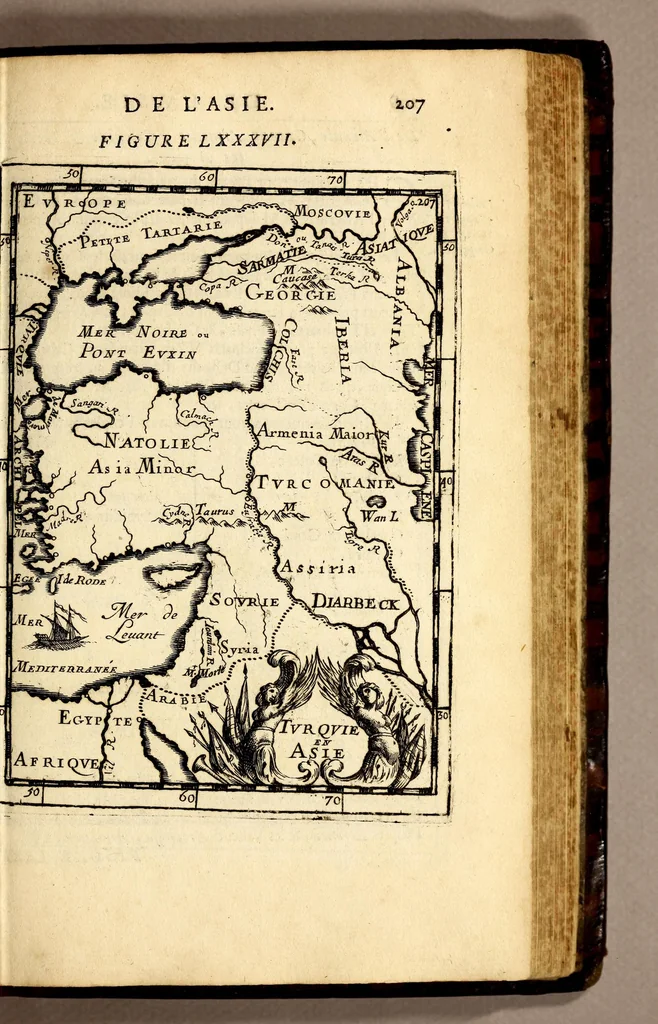 An illustration from Description de l'univers, : contenant les differents systêmes du monde, les cartes generales & particulieres de la geographie ancienne & moderne : les plans & les profils des principales villes & des autres lieux plus considerables de la terre ; avec les portraits des souverains qui y commandent, leurs blasons, titres & livrées : et les mœurs, religions, gouvernemens & divers habillemens de chaque nation. Dediee au roy., 1683, leaf 223