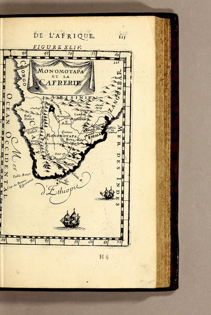 An illustration from Description de l'univers, : contenant les differents systêmes du monde, les cartes generales & particulieres de la geographie ancienne & moderne : les plans & les profils des principales villes & des autres lieux plus considerables de la terre ; avec les portraits des souverains qui y commandent, leurs blasons, titres & livrées : et les mœurs, religions, gouvernemens & divers habillemens de chaque nation. Dediee au roy., 1683, leaf 131
