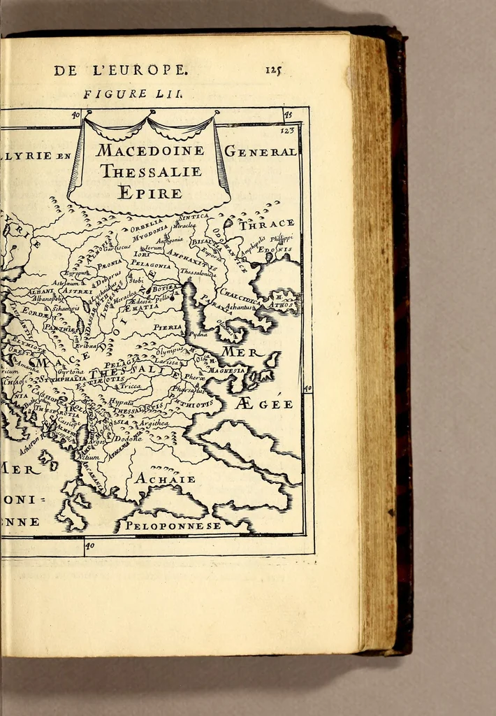 An illustration from Description de l'univers, : contenant les differents systêmes du monde, les cartes generales & particulieres de la geographie ancienne & moderne : les plans & les profils des principales villes & des autres lieux plus considerables de la terre ; avec les portraits des souverains qui y commandent, leurs blasons, titres & livrées : et les mœurs, religions, gouvernemens & divers habillemens de chaque nation. Dediee au roy., 1683, leaf 143