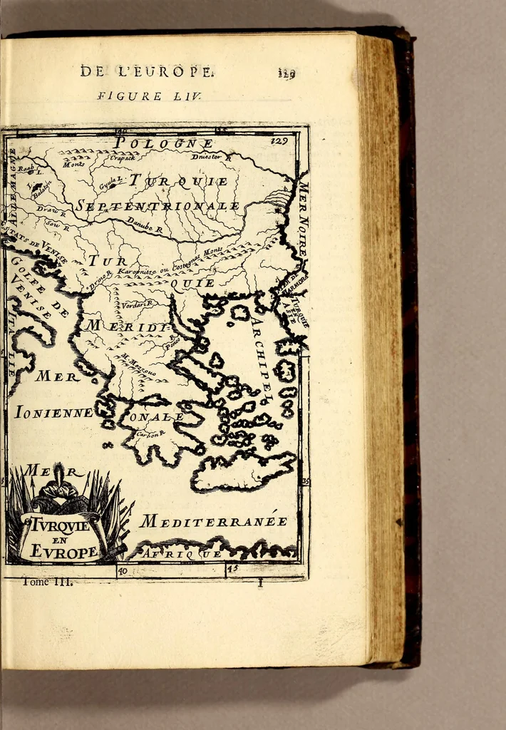 An illustration from Description de l'univers, : contenant les differents systêmes du monde, les cartes generales & particulieres de la geographie ancienne & moderne : les plans & les profils des principales villes & des autres lieux plus considerables de la terre ; avec les portraits des souverains qui y commandent, leurs blasons, titres & livrées : et les mœurs, religions, gouvernemens & divers habillemens de chaque nation. Dediee au roy., 1683, leaf 147