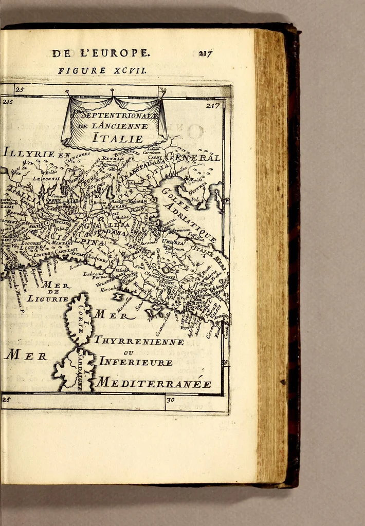 An illustration from Description de l'univers, : contenant les differents systêmes du monde, les cartes generales & particulieres de la geographie ancienne & moderne : les plans & les profils des principales villes & des autres lieux plus considerables de la terre ; avec les portraits des souverains qui y commandent, leurs blasons, titres & livrées : et les mœurs, religions, gouvernemens & divers habillemens de chaque nation. Dediee au roy., 1683, leaf 235