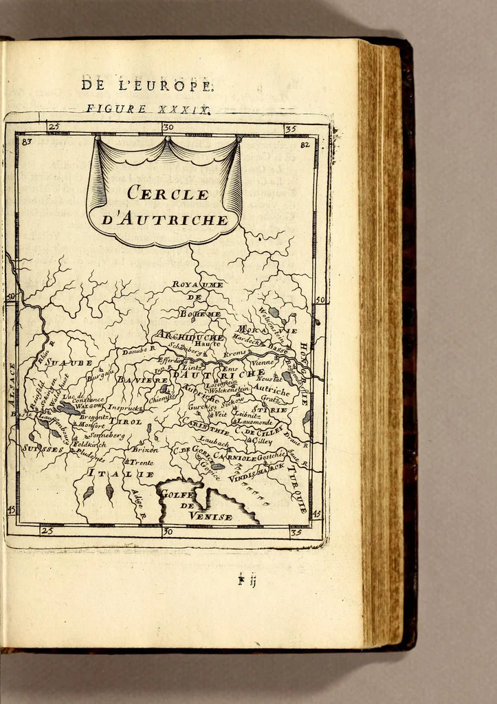 An illustration from Description de l'univers, : contenant les differents systêmes du monde, les cartes generales & particulieres de la geographie ancienne & moderne : les plans & les profils des principales villes & des autres lieux plus considerables de la terre ; avec les portraits des souverains qui y commandent, leurs blasons, titres & livrées : et les mœurs, religions, gouvernemens & divers habillemens de chaque nation. Dediee au roy., 1683, leaf 103