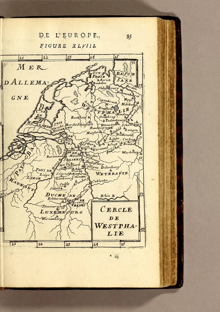An illustration from Description de l'univers, : contenant les differents systêmes du monde, les cartes generales & particulieres de la geographie ancienne & moderne : les plans & les profils des principales villes & des autres lieux plus considerables de la terre ; avec les portraits des souverains qui y commandent, leurs blasons, titres & livrées : et les mœurs, religions, gouvernemens & divers habillemens de chaque nation. Dediee au roy., 1683, leaf 121