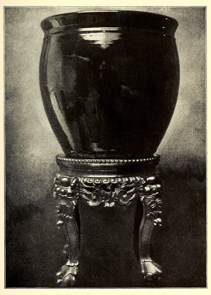 An illustration from Descriptive catalogue of an important keramic collection of Japanese and Chinese pottery, porcelain, bronzes, lacquers, brocade, prints, embroideries, kakemono, screens, ethnological and buddhist objects selected by Mr. Bunkio Matsuki of Kobe, Japan, and Boston, 1898, leaf 119