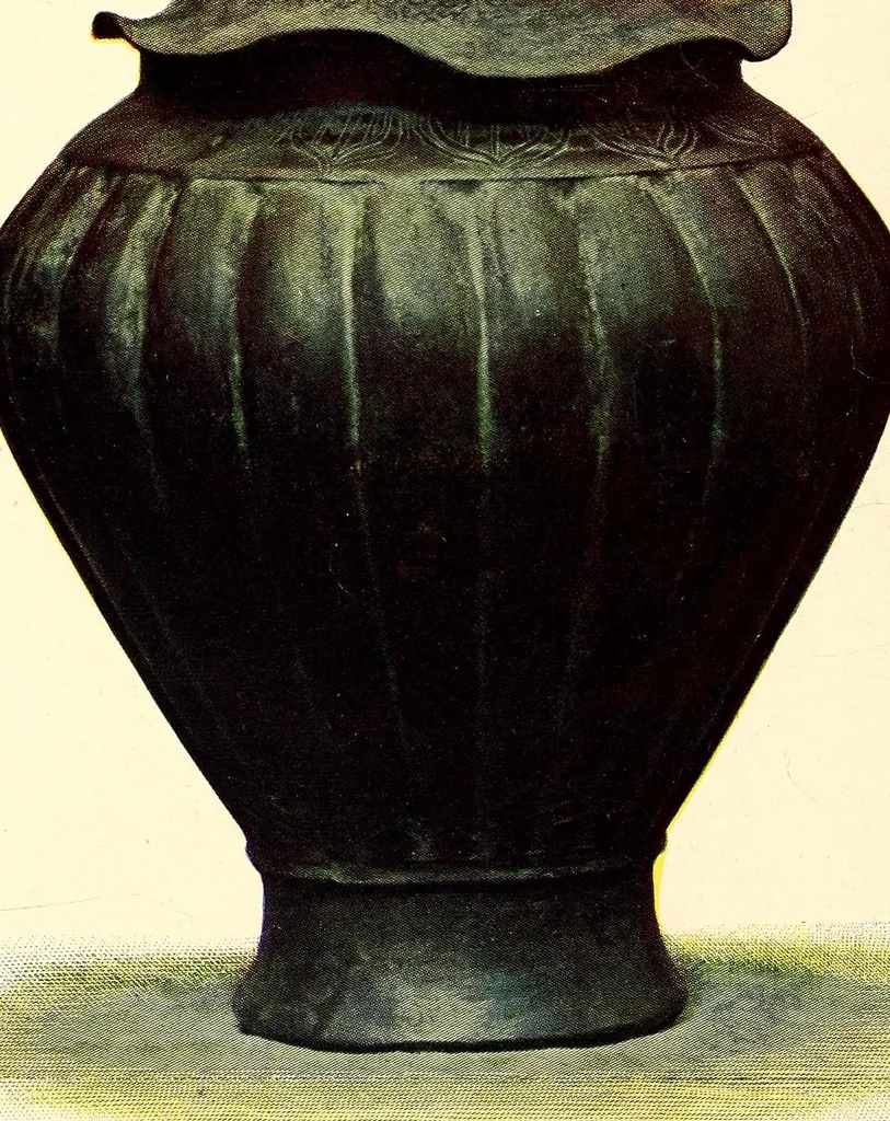 An illustration from Descriptive catalogue of an important collection of Japanese and Chinese pottery, porcelain, bronzes, brocades, prints, embroideries, kakemono, screens, ivories and gold lacquers selected by Mr. Bunkio Matsuki of Kobe, Japan, and Boston, 1898, leaf 170