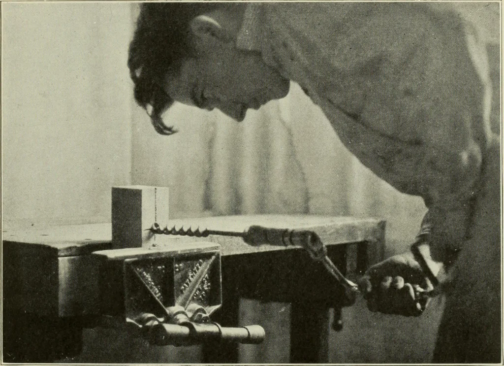 An illustration from Design and construction in wood, 1916, leaf 117