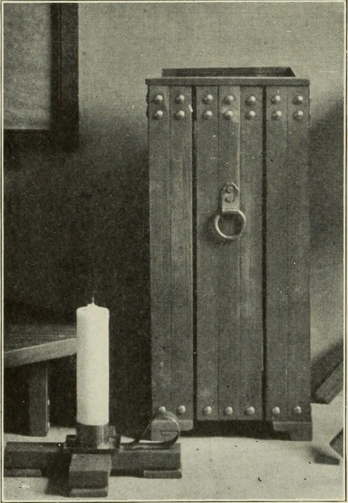 An illustration from Design and construction in wood, 1916, leaf 38