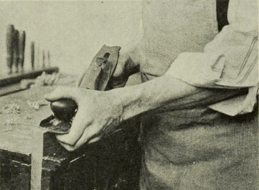 An illustration from Design and construction in wood, 1916, leaf 43