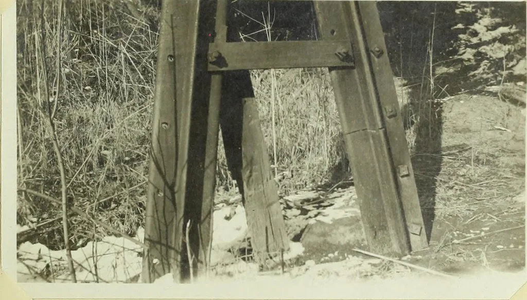 An illustration from Design of a steel highway bridge, 1913, leaf 30
